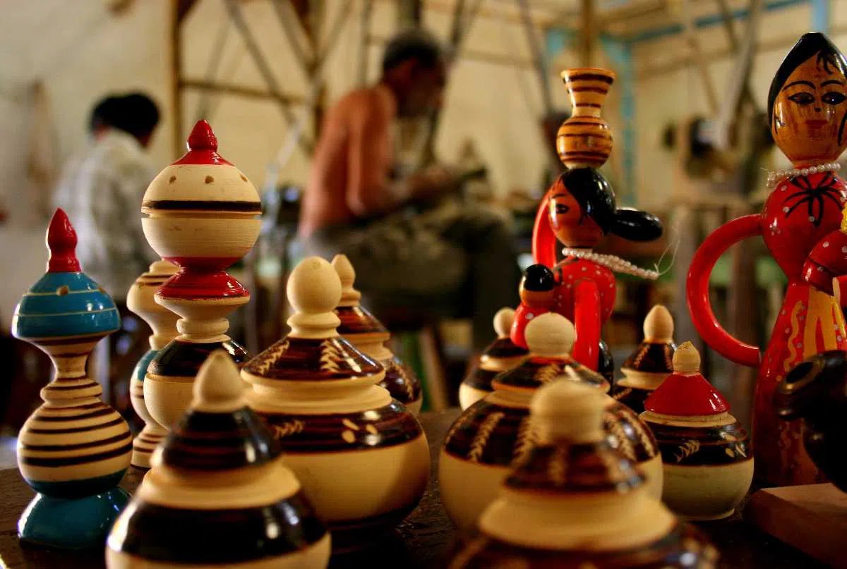 Turned and lacquered pieces in Channapatna, Karnataka â Meeran Art & Crafts